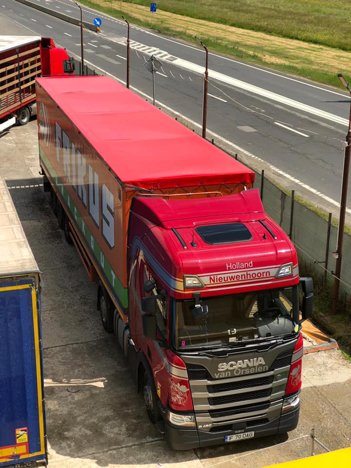 Prelată TIR Walking Floor pentru protecția mărfurilor tale